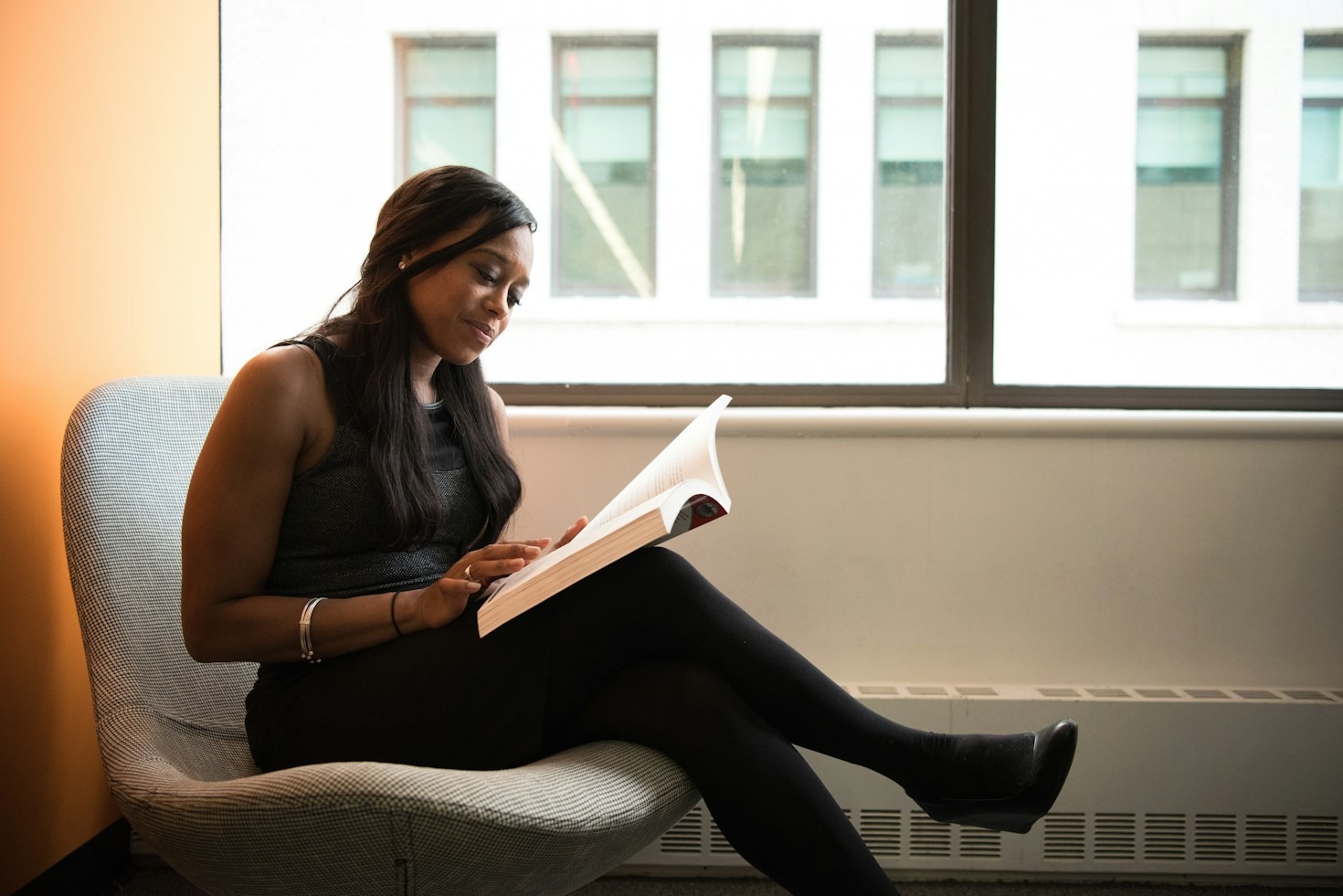 Ten Debut Authors Redefining Modern Literature This Year